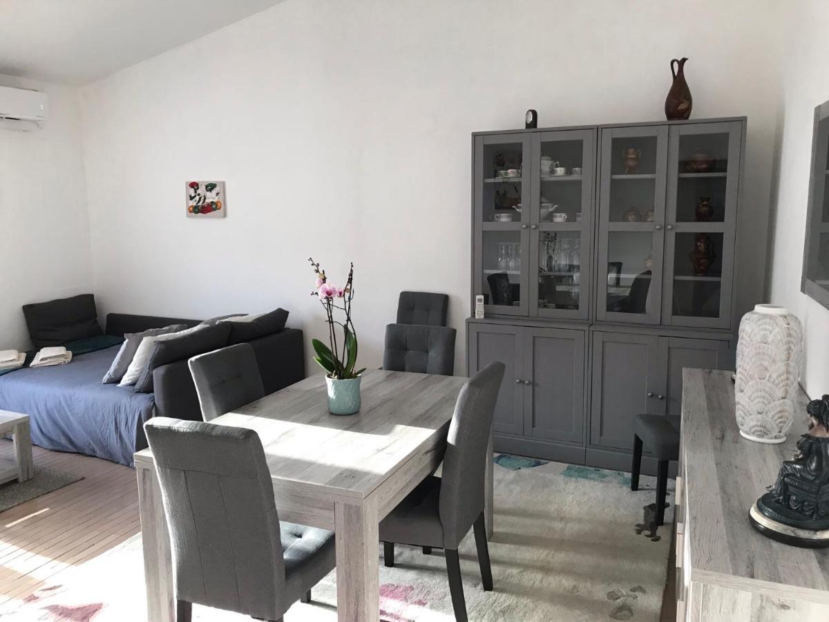Le Nid D'Abela Villa Luaran gambar